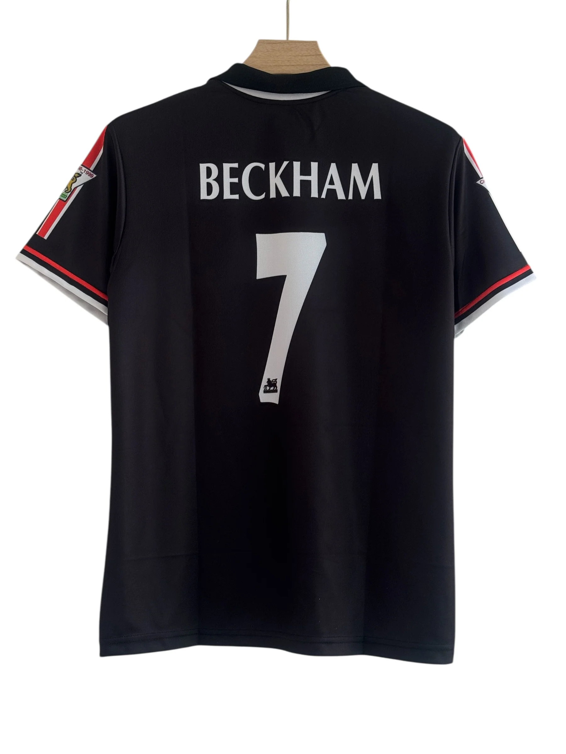 Beckham-7 Manchester United 1998/99 Collar and embroidery - Image 2