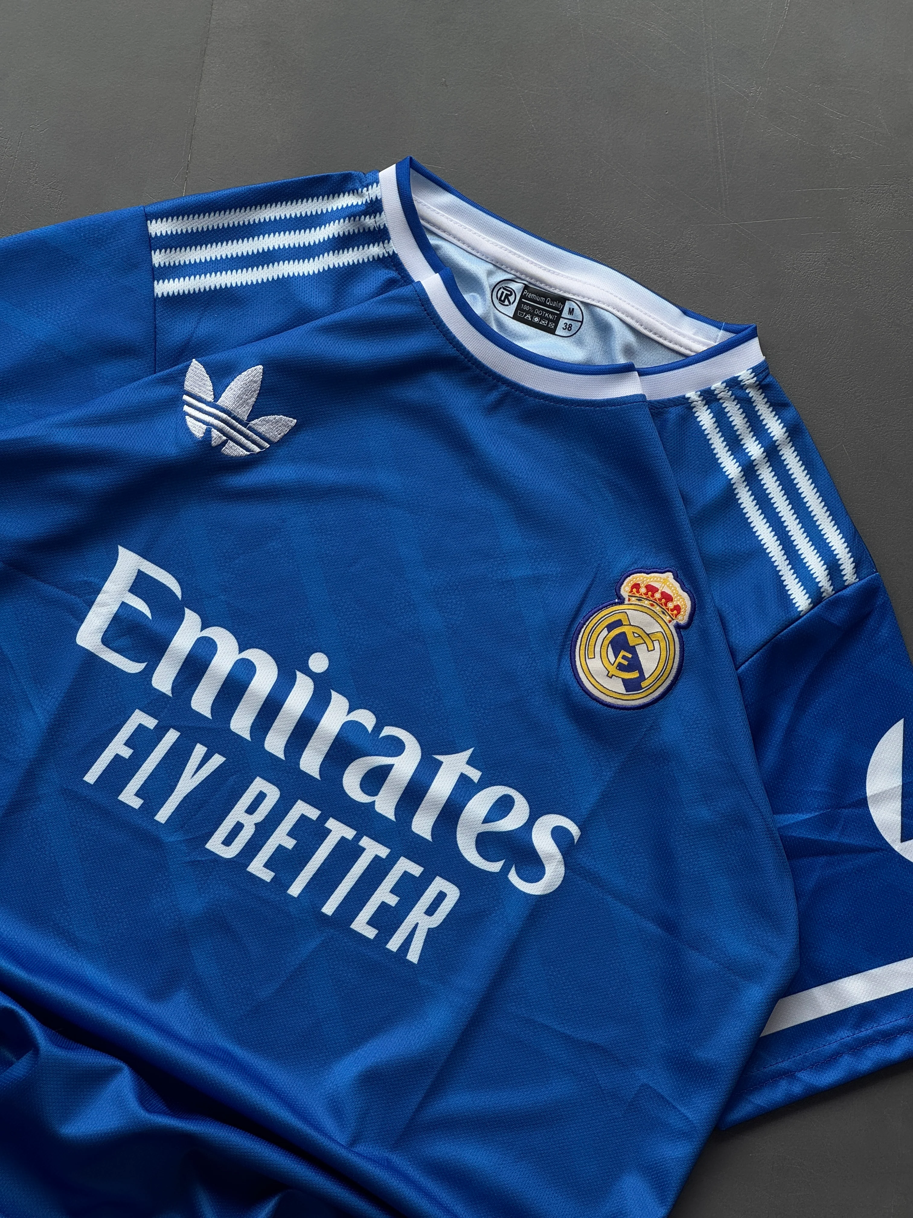 Bellingham-05 Real Madrid 2025/26 Third Kit normal sleeve with embroidery logos - Image 3