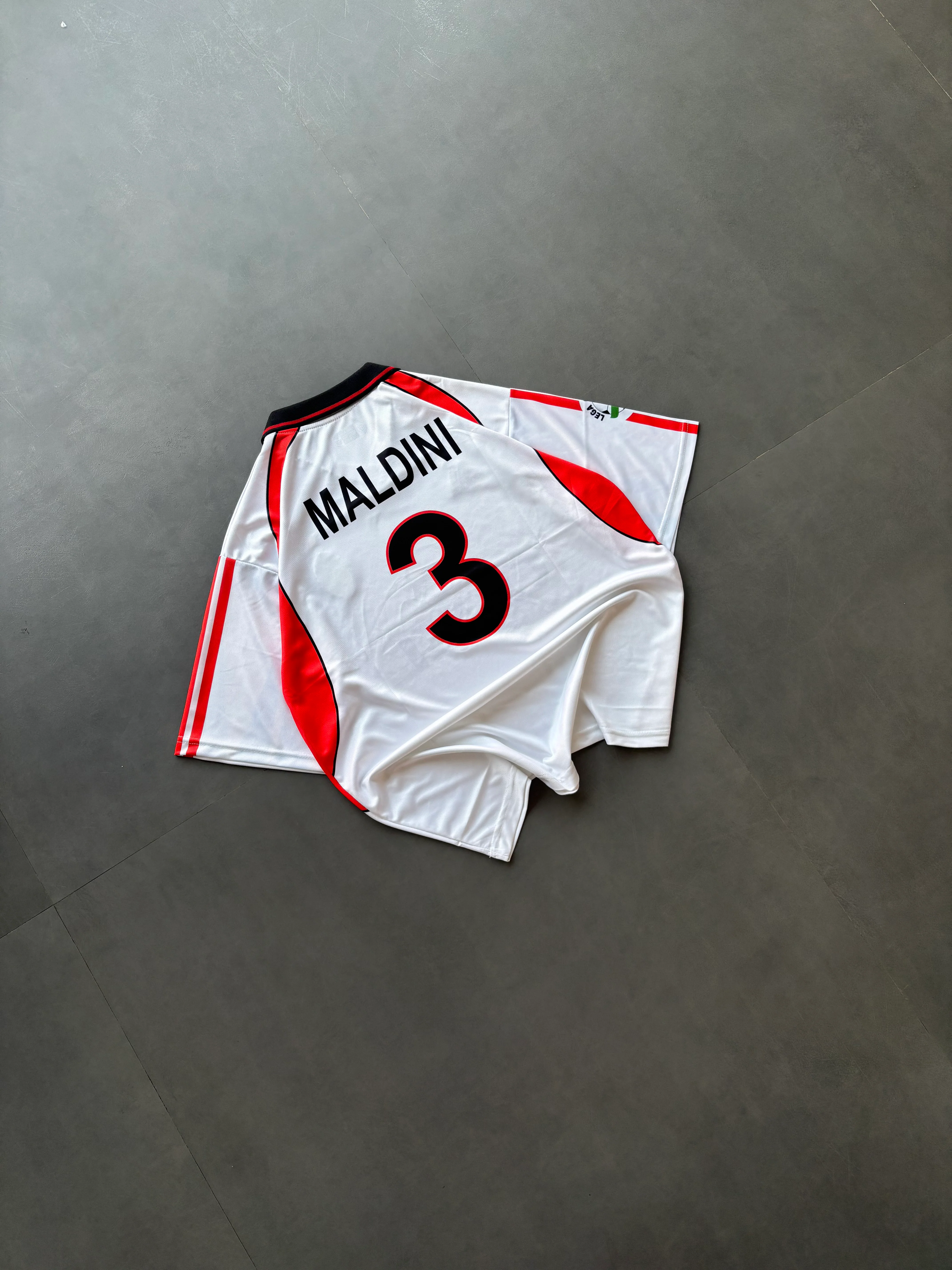 Maldini-3 Ac Milan 2000/01 Five sleeve with collar and embroidery - Image 4