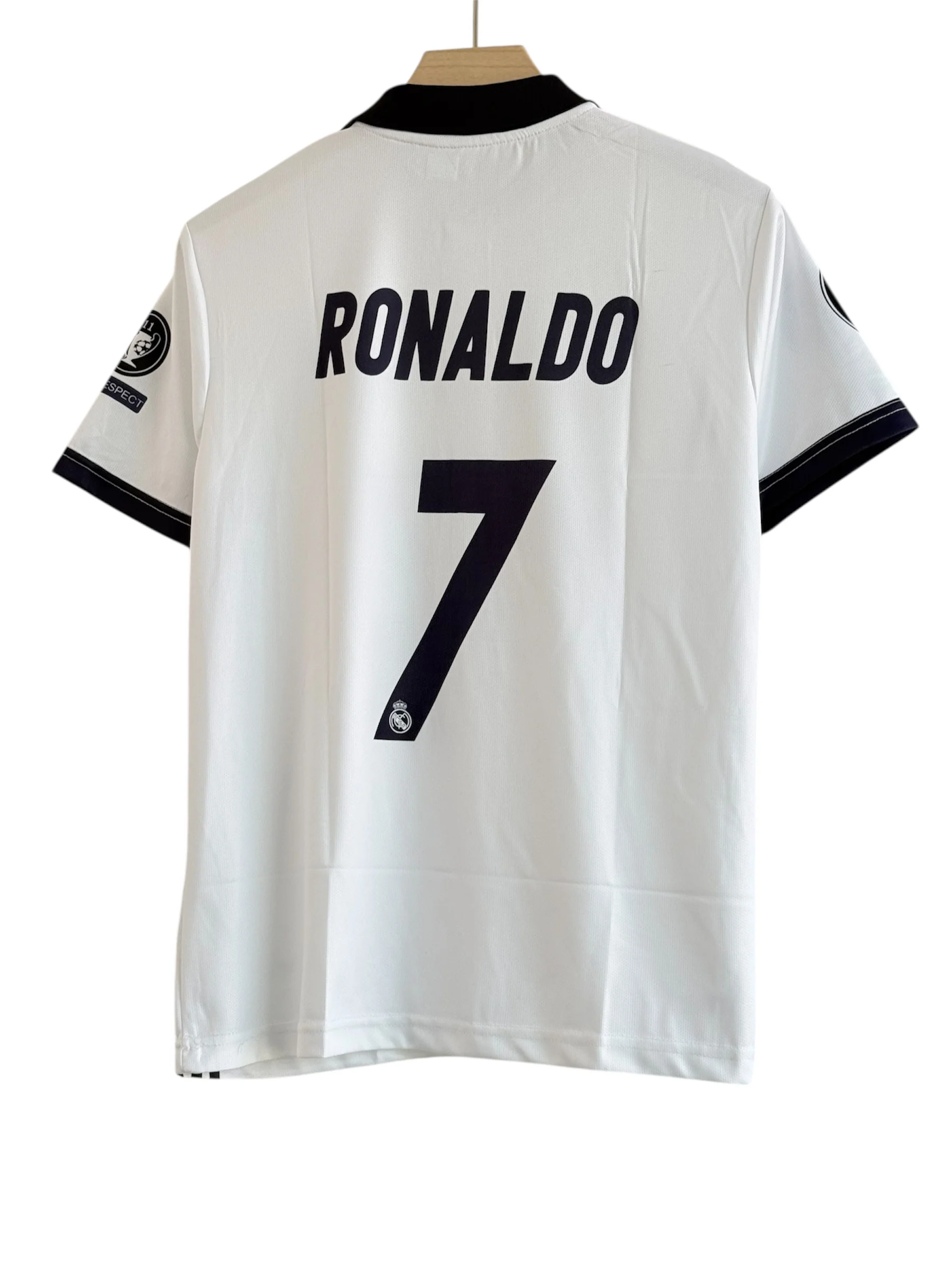 Ronaldo 7 Real Madrid 2016/17 Home Classic collar with button - Image 2